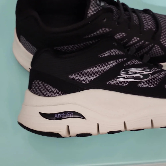 Skechers Air Cooled Arch Fit Black and Gray Sneakers - Picture 4 of 10